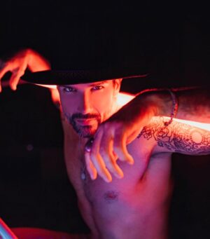 Kevin McNamara Instagram - Neon Cowboy. 
•
(Favorite Shot?)
•
📸: @jhairguerrero 
#fit #fitness #print #fitfam #fitspo #fitnessmotivation #fitnessjourney #tattoo #tattoos #guyswithtattoos #inked #ink #model #malemodel #vibes #neon #hat #style #fashion #artist #art