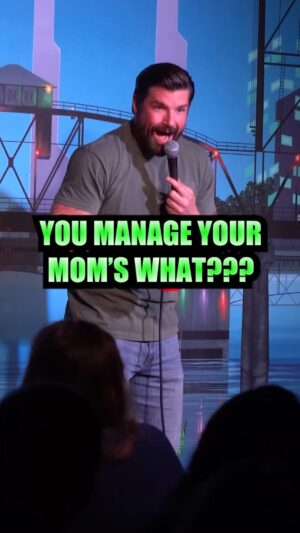 Kevin McNamara Instagram - Girl who looks like a social media influencer in Portland surprises everyone when she reveals that she is the manager and her mom is the influencer!!! 😂😂😂
•
#Comedy #Funny #StandUp #StandUpComedy #LaughHashtag #Jokes #TikTok #Reels