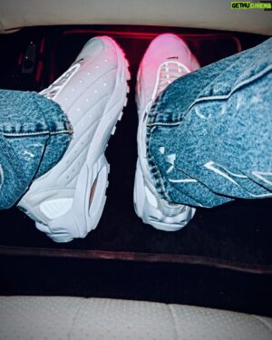 Kevin Miles Instagram - Tell me where you at shawty, tell me what you know