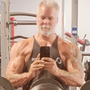 Kevin Nash Instagram - Yes my camera sucks. I'm sweating like @shaq getting some arms in today. If you've seen Pumping Iron you know I'm cumming all the time