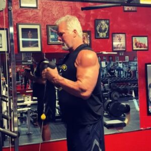 Kevin Nash Instagram - Arm day finishing up biceps. 301 today  going to drop 10 before my 62nd birthday
