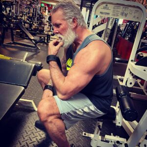 Kevin Nash Instagram - Heat index is over 100 today. Had to unmask after rows to get a little oxygen.The beauty of an empty gym