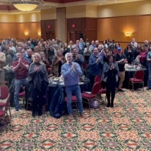 Kevin Sorbo Instagram - My reception at a speaking event recently in Tulsa!  This is what I ask my children to do when I come home!!