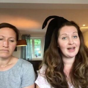 Kevin Vågenes Instagram - Parterapi - Lip Sync Edition! Imponerende presisjon👏❤️ @blarsenhaug @linntorild