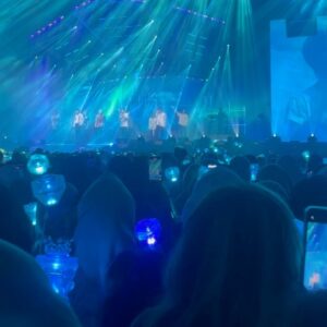Kezia Caroline Instagram - [Concert Dump] Treasure : HELLO TOUR JKT 💙✨💎
Last slide my future just looked at me🥹🫶🏽
#treasurehelloinjakarta #teumeindonesia #kpopconcert #treasurehellotour