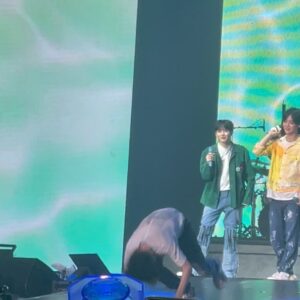 Kezia Caroline Instagram - [Concert Dump] Treasure : HELLO TOUR JKT 💙✨💎
Last slide my future just looked at me🥹🫶🏽
#treasurehelloinjakarta #teumeindonesia #kpopconcert #treasurehellotour