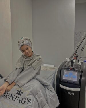 Kezia Caroline Instagram - spend my 'me' time here🫶🏽✨
•
@beningsclinic_jakartautara @dr.okyparatamaa @mr_ceremony6  @beningbersamanda @hariuntukamanda