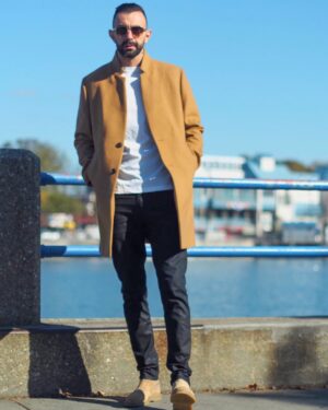 Khadzhimurat Bestaev Instagram - 𝓑𝓻𝓸𝓸𝓴𝓵𝔂𝓷 

✊🏽😎

#khadzhibest #fashion #fallfashion #coat #brooklyn #emmons #rayban #zara #zaracoat #zaramen #louisvuitton #photoshoot #съемки #пальто #стиль #бруклин #осень #christmas #merrychristmas #рождество #рождествовамерике #америка #yankee 

@rayban 
@zara 
@zaraman 
@louisvuitton