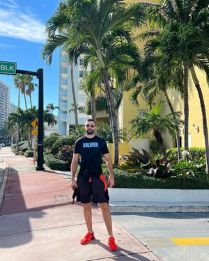Khadzhimurat Bestaev Instagram - 𝓜𝓲𝓪𝓶𝓲 𝓢𝓸𝓾𝓽𝓱 𝓑𝓮𝓪𝓬𝓱

#khadzhibest #miami #miamibeach #miamisouthbeach #florida #tourist #feelslikesummer #winter #lifeisgood #finalday #vacation #vacay #rayban 

Always in my @rayban glasses & @adidas shoes 😎