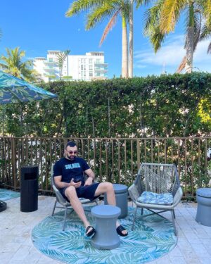 Khadzhimurat Bestaev Instagram - 𝓜𝓲𝓪𝓶𝓲 𝓢𝓸𝓾𝓽𝓱 𝓑𝓮𝓪𝓬𝓱

#khadzhibest #miami #miamibeach #miamisouthbeach #florida #tourist #feelslikesummer #winter #lifeisgood #finalday #vacation #vacay #rayban 

Always in my @rayban glasses & @adidas shoes 😎