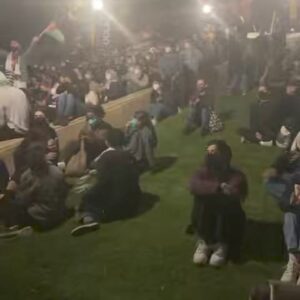 Khaled Abol Naga Instagram - الآن بجامعة UCLA 
الطلبة قرروا كشف نفاق الإعلام 
#FreePalestine