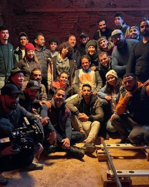 Khaled Benaissa Instagram - Bayna kanet rayha takhlass mal kima hak😭😭😭
Merci à tous pour tout.
Merci @mouzahemyahia pour cette aventure. Merci à toute l’équipe. Merci aux partenaires et à la production Maycen, @redmgroup @echorouktv.officiel.
Merci pour tous vos messages et votre attention. 
Une prochaine aventure Inchalah.