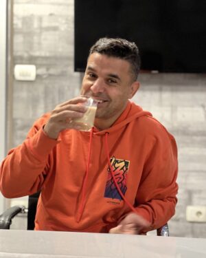 Khaled El Ghandour Instagram - عايز تعيش سعيد اطرد كل الناس  السلبية في حياتك