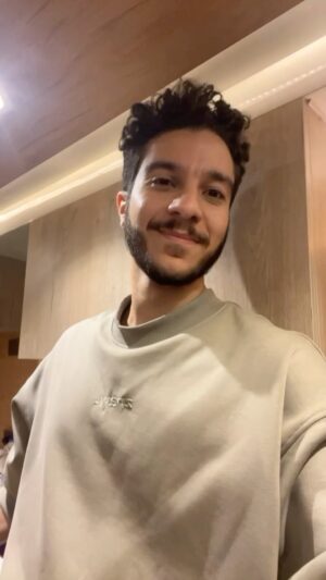 Khaled El Nabawy Instagram - اهلاً يا عصابة بحبكوا موت 🤍