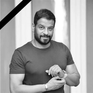Khaled El Sawy Instagram - انعي صديقي العزيز وعشره العمر اشرف مصيلحي وخالص التعازي لحرمه الصديقه العزيزه المخرجه منال الصيفي