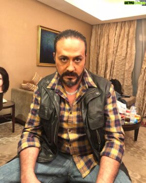 Khaled Sarhan Instagram - شخصية جديدة فيلم جديد.. تفتكروا ايه؟