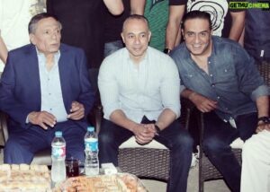 Khaled Sarhan Instagram - انا و المنتج تامر مرسي و الزعيم في اخر يوم تصوير #مأمون_وشركاه