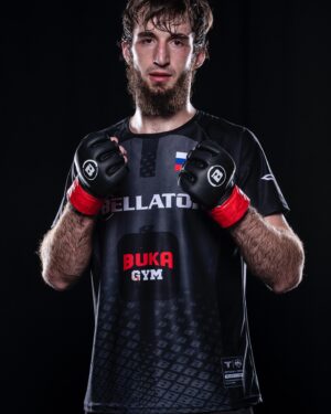 Khasan Magomedsharipov Instagram - Time and location I’m ready @bukaboxing @aliabdelaziz @rizvan_magomedov @bellatormma