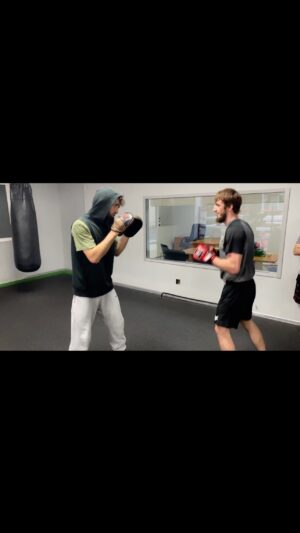 Khasan Magomedsharipov Instagram - Раскидались @bukaboxing @zabit_magomedsharipov
