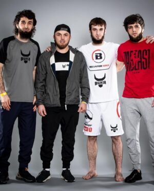 Khasan Magomedsharipov Instagram - my team and I are ready for war👊👊

2 days🔥🔥
@bukaboxing @fuel1 
@zabeast_shop