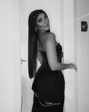 Khiara Italia Instagram - Apaixonada por esse look 🖤
#ootn de sexta