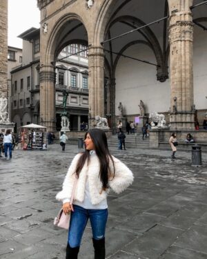 Khiara Italia Instagram - Arrivederci, Firenze! ❤️•11/02/2019•❤️
.
.
#firenze #italia #travel #love #moments #vacanza #winter #lookoftheday #ootd #winteroutfit
