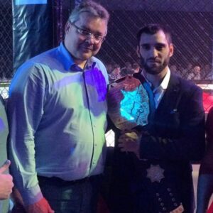 Khusein Khaliev Instagram - Я БЫЛ ПРИГЛАШЁН ПОЧЁТНЫМ ГОСТЕМ НА ПРОФ ТУРНИР ПО ММА ГДЕ И ПРОИЗОШЛА ВНЕЗАПНАЯ ВСТРЕЧА С ГУБЕРНАТОРАМ СТАВРОПОЛЬСКОГО КРАЯ ВЛАДИМИРОМ ВЛАДИМИРОВИЧЕМ @vladimirvladimirov5807 БЫЛО ОЧЕНЬ ПРИЯТНО ПОЗНАКОМИТСЯ, ВЛАДИМИР ВЛАДИМИРОВИЧ ДЕЙСТВИТЕЛЬНО ЧЕЛОВЕК С БОЛЬШЕЙ БУКВЫ И ШИРОКОЙ ДУШИ ЧЕЛОВЕКИ