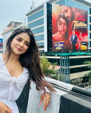 Khushi Dubey Instagram - Suchh a specialll feelingg to see this!!♥️💫
Picture abhi baaki hai mere dostttt! #jubileetalkies 🎞️🎥♥️

#khushidubey #jubileetalkies #shivangi #khushiasshivangi #shivyaan #love #romance #bollywood #sony #sonytv #poster #banner #passion