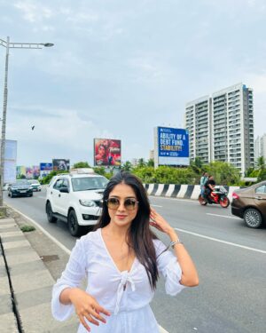 Khushi Dubey Instagram - Suchh a specialll feelingg to see this!!♥️💫
Picture abhi baaki hai mere dostttt! #jubileetalkies 🎞️🎥♥️

#khushidubey #jubileetalkies #shivangi #khushiasshivangi #shivyaan #love #romance #bollywood #sony #sonytv #poster #banner #passion