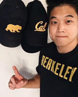 Ki Hong Lee Instagram - Finally catching my first #football game of the season #gobears @cal_football