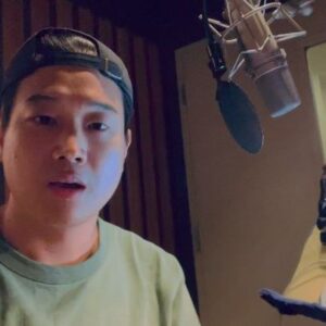 Ki Hong Lee Instagram - Had the chance to record an audiobook for Solo Leveling volume 2! Hope ya’ll have a chance to listen when it’s released! @hachetteaudio @yenpress #Yenaudio #sololeveling