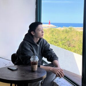 Ki Hyun-woo Instagram - 내일 만나요! 
🥔