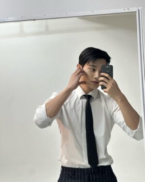 Ki Hyun-woo Instagram - 새해 복 많이 받아요🫶🏻
