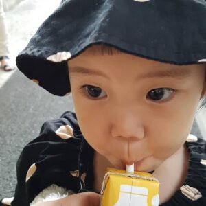 Ki Tae-young Instagram - 알럽 빠~ 나나우유♡