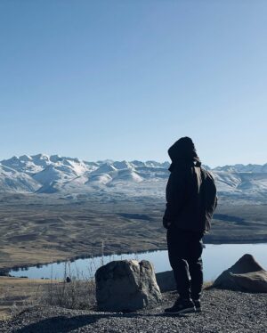 Ki-pin Ng Instagram - 坐在冰箱裡吃生魚片。

#mtjohn
#lakepukaki 
#mtcook
