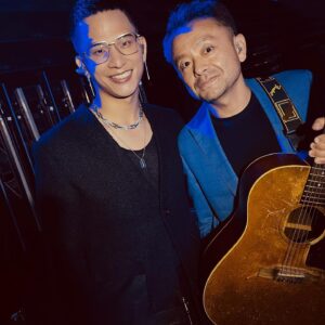 Ki-pin Ng Instagram - 緬懷音樂裡的每一個巨人，
謝謝你們。

謝謝第三十四屆金曲獎，
謝謝大竹研老師與我一同演繹〈藝界人生〉。

讚嘆音樂。

@gmamusic.official 
@ken_ohtake
