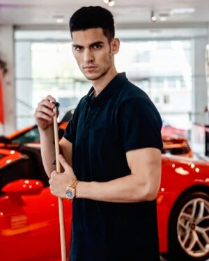 Kian Barazandeh Instagram - 👑 𝐿𝒾𝒻𝑒𝓈𝓉𝓎𝓁𝑒
I'm motivated by the fear of being average. 🔝👑