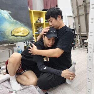 Kian84 Instagram - 오랜만에 만난 쌈디.

심장 박동수 서로 체크해봄.

건강한듯

#기안84
#쌈디
