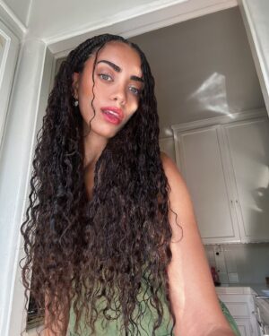 Kiara Barnes Instagram - Thank you for all the birthday wishes yesterday! Feeling like a very special girl with all this love🥹🫶🏽 Grateful to still be here, cheers to new beginnings🥂 ✨💫