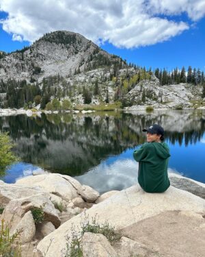 Kiara Barnes Instagram - Enjoying some nature 🌲🏔️🌞 yummm🫶🏽🫶🏽