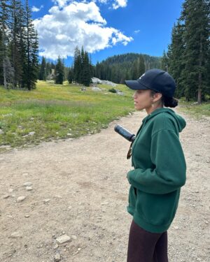 Kiara Barnes Instagram - Enjoying some nature 🌲🏔️🌞 yummm🫶🏽🫶🏽