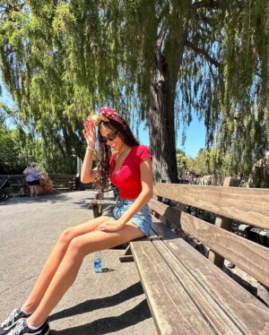 Kiara Barnes Instagram - THANK YOU FOR ALL THE BDAY WISHES!! Today’s my actual bday but I’ve been celebrating for the past week🤣🤣🦭✨ and will be continuing through July! 😅😂Btw first time going to @disneyland 🥹 It really is as magical as it looks!!🫶🏽❤️😍✨✨