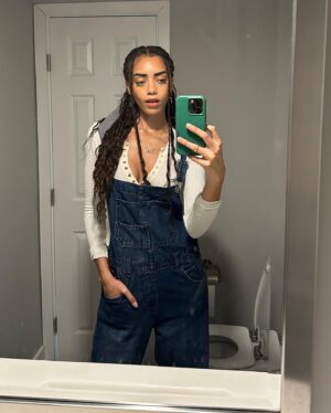 Kiara Barnes Instagram - Life lately🦋🩰🧜🏾‍♀️✨Yeah I’ve already seen TLM twice! And yes my standards have sky rocketed! If you are not Prince Eric, DM’s are CLOSED🙅🏽‍♀️🙅🏽‍♀️🥰 period!🦭