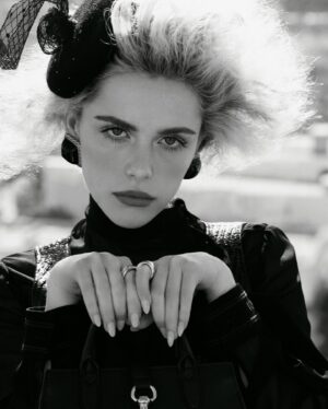 Kiernan Shipka Instagram - staring @ u