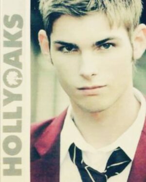 Kieron Richardson Instagram - Chapter one done...its goodbye to my old mate ste for a while....I have loved wearing your comfy tracksuits and trying out my dodgy hairstyles, I love the character so much and he is a lesson on how not to live my life, but playing him has brought everything I am grateful for to my life....I'm so proud of how the far right story was handled and recieved and its topped off a great first chapter of the story. We have the best audience.
Chapter two....
Roll on 2020 to see what's next, leela/peri and the kids I'll be back and Darren if you get bored of mandy, give us a call...😎😍💋