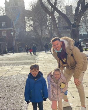 Kieron Richardson Instagram - Carl’s bday weekend in London #buckinghampalace #nationalhistorymuseum #theshard #toweroflondon #frozenmusical