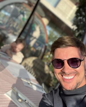 Kieron Richardson Instagram - Carl’s bday weekend in London #buckinghampalace #nationalhistorymuseum #theshard #toweroflondon #frozenmusical