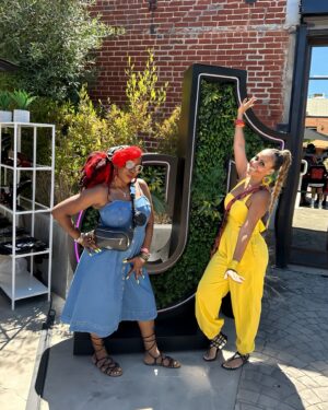 Kiki Haynes Instagram - Raise your hand if your summer has kicked off bomb so far! ✋🏽

#SummerFun #MyTribe #🖤