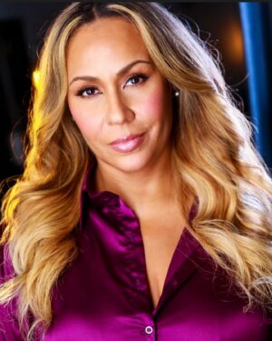 Kiki Haynes Instagram - Captivate…
Photo credit: @stasiphoto
Makeup: @RoczaneEnriquez
Blessings ahead: Jesus! 
#DreamBIGGER #Evolve #Win
