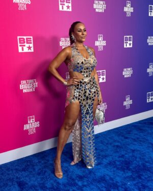 Kiki Haynes Instagram - BET Awards 2024 ⭐️
#Pose #Shine #RedCarpet